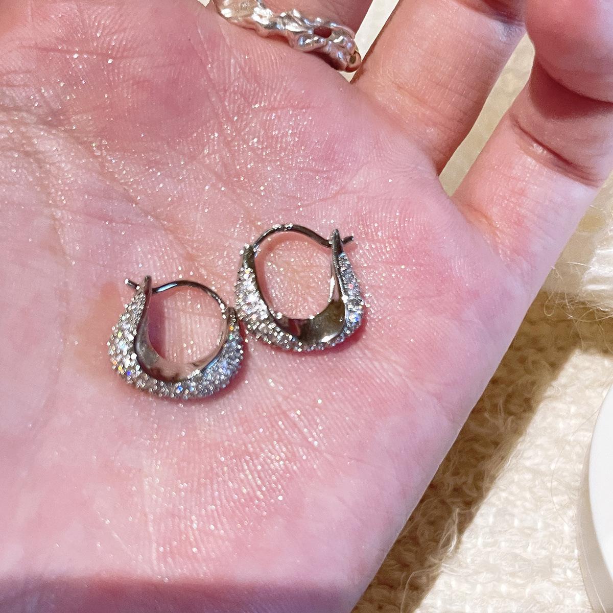 

Серьги-иглы из серебра 925 пробы с цирконием премиум-класса, женские легкие серьги класса люкс с нишевым дизайном, серьги Cold Wind, универсальные серьги 925 silver needles