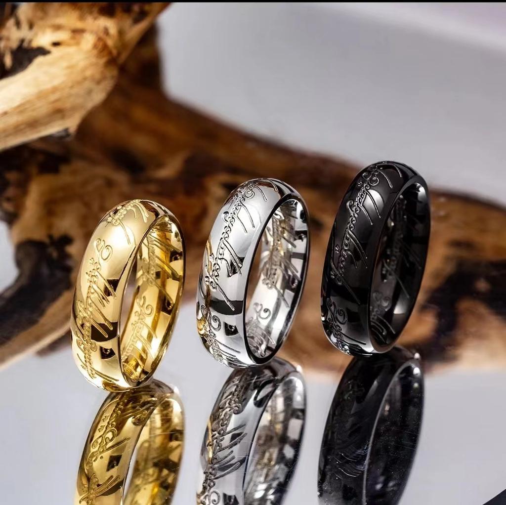 Lord of the one Rings thick chain advanced pearl chain movie with the same necklace ring hip-hop 3D carving inside and outside.