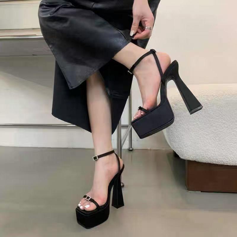 Thick heel waterproof table model catwalk night high heels 2025 new 13CM hate sky high square head buckle sandals