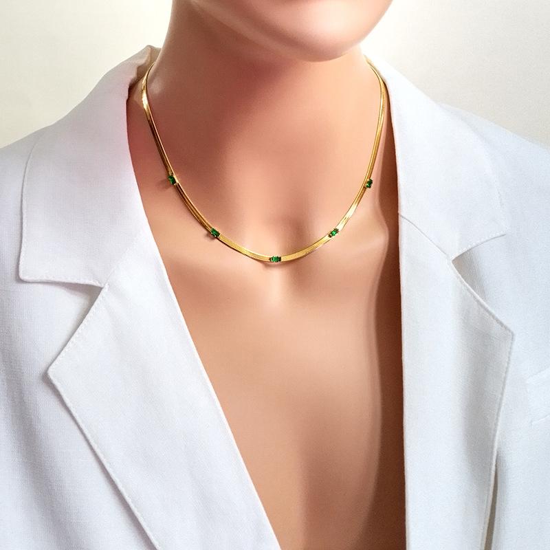 Lanț de guler pătrat verde din oțel titan titan