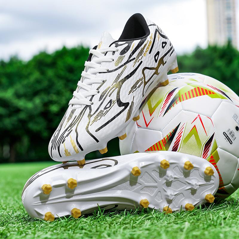 New Men Football Boots TF Sport Training Soccer Shoes Soft Ultralight Breathable Professional Sneakers Unisex Grass Cleats Match