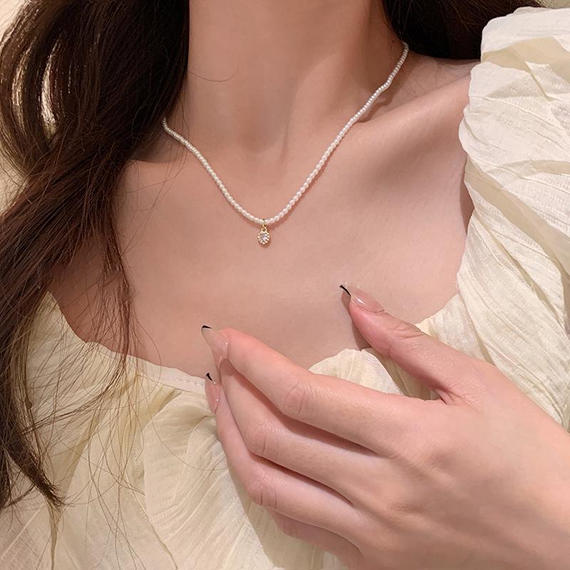 

High-Shine Zircon Pearl Heart Necklace - Minimalist Summer Design for Women