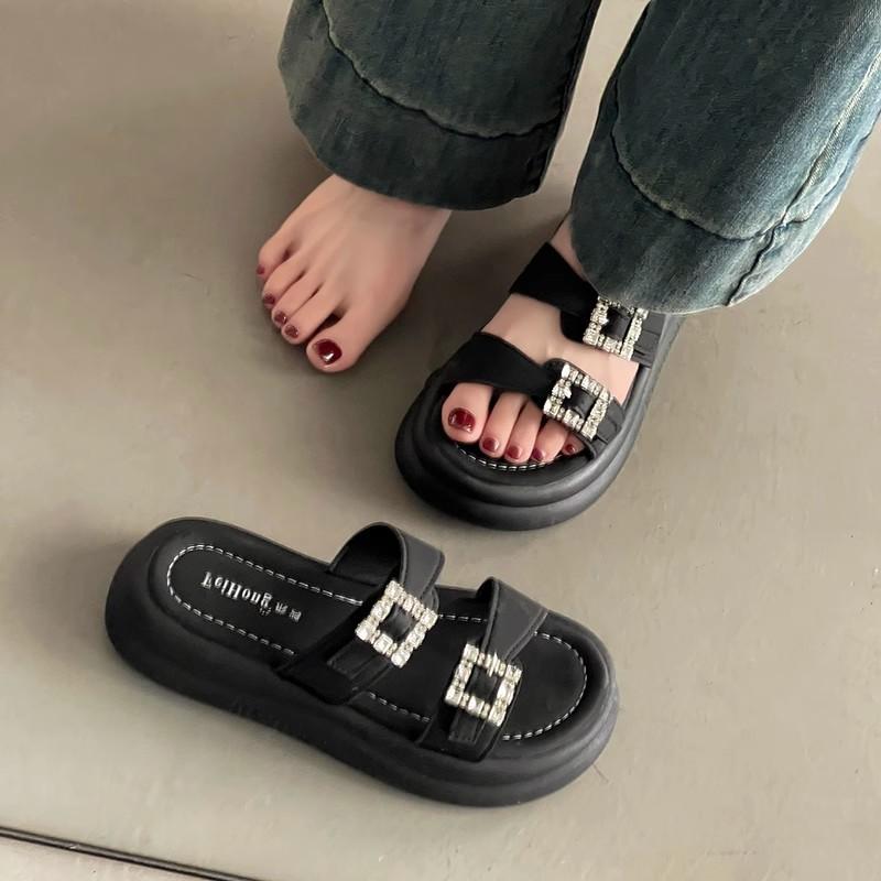 Fashion high-end thick-bottomed rhinestone buckle with one-word drag women's new summer wear with skirt sandals tide