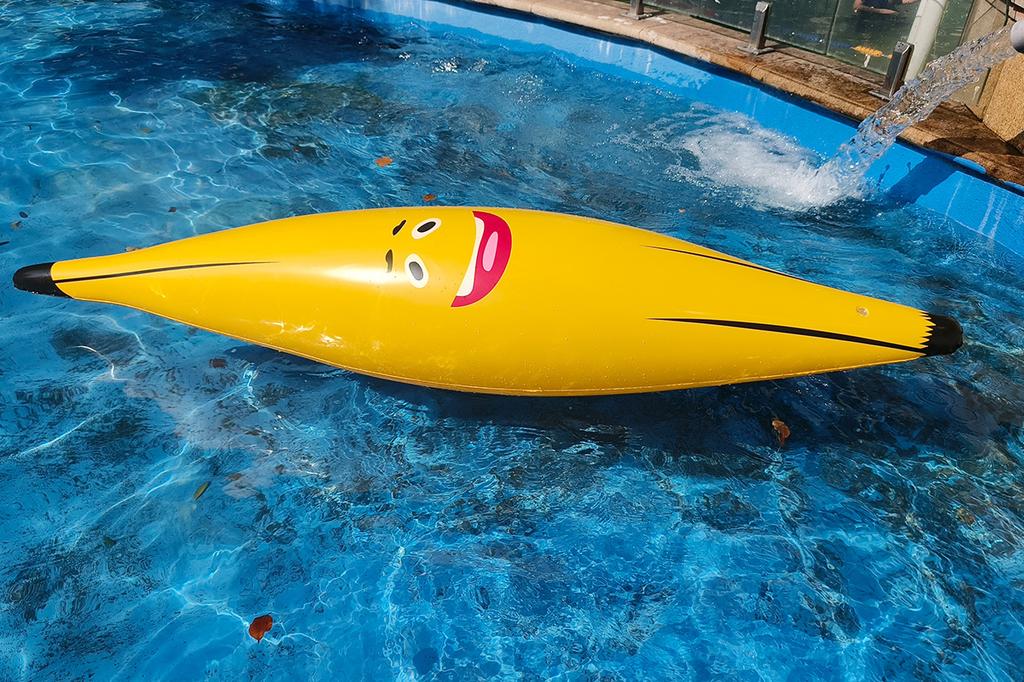 1.8-meter Inflatable Banana Summer Water Toy Swimming Pool Float Balloon Bar Atmosphere Props Happy Birthday Party Decoration