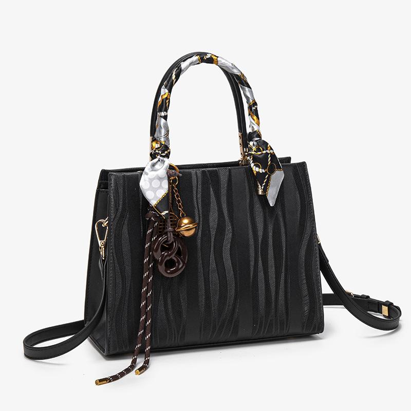 

Large Capacity Commuter Women S Bag Tote Bag Autumn And Winter High Sense Niche Retro Crossbody Shoulder Armpit Bag