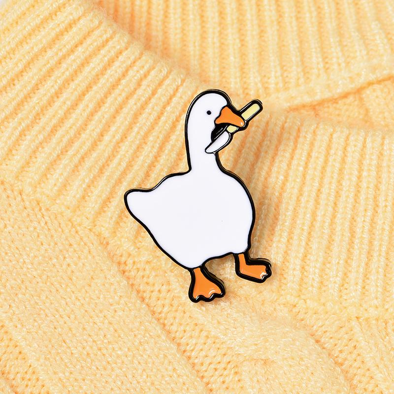 Naughty Goose Enamel Brooch, Cartoon Animal Shaped Badge, Bag Lapel Accessory, Creative Jewelry Gift