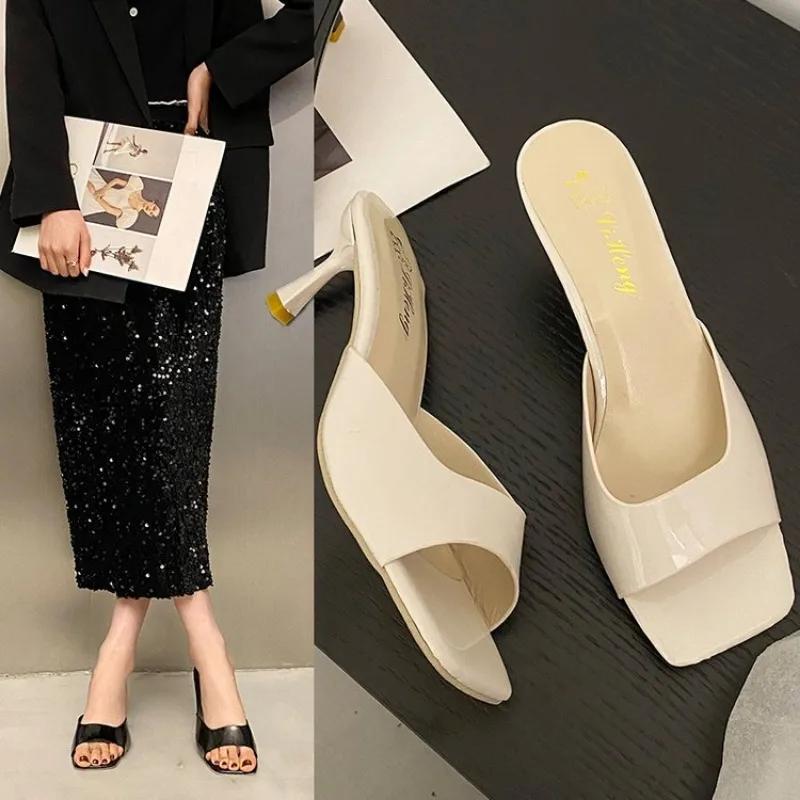 Neue Damenschuhe Europäische und Amerikanische Mode Eckige Spitze Dünner Hoher Absatz Sexy Pantoletten Damen Zapatos De Mujer 2024