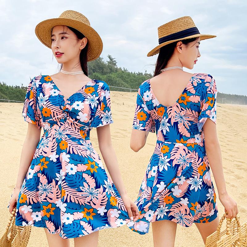 Plus Size Women's Tummy Control Slimming One-Piece Skirted Swimsuit - Conservative Fashion Print