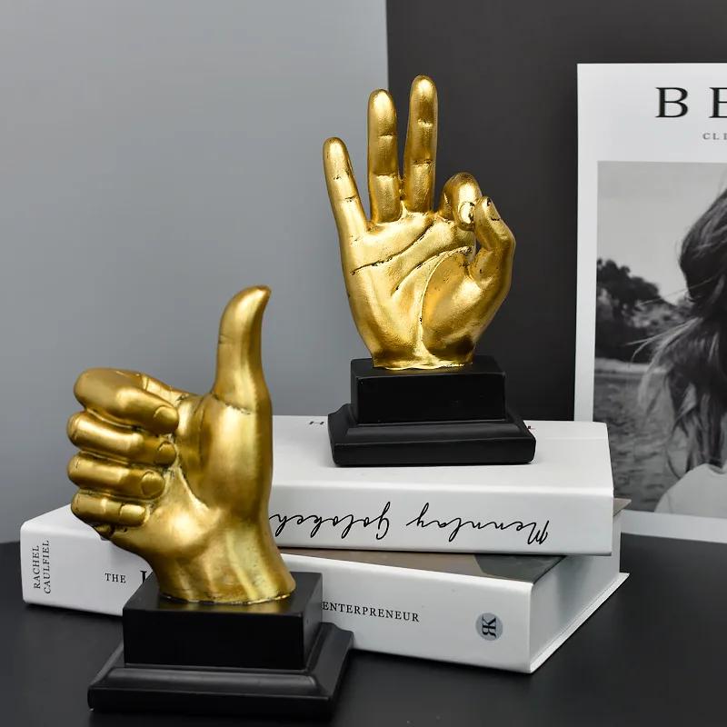 European style Retro Like Victory Gesture Finger Model Resin Ornament Office Wine Cabinet TV Cabinet Decoration
