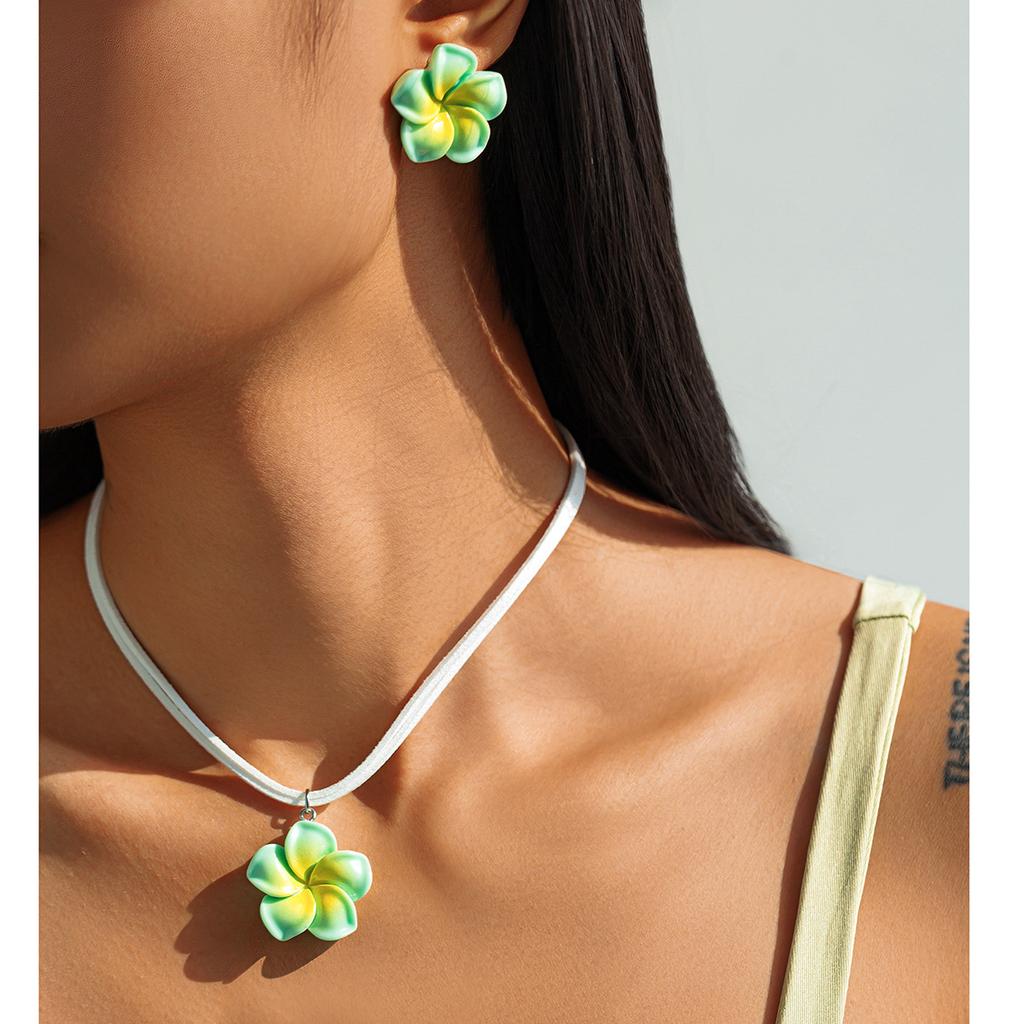 Accessories Cream Wind ins Summer Fashion Necklace Earrings Set Small Fresh Flower Dyed Necklace Accessories