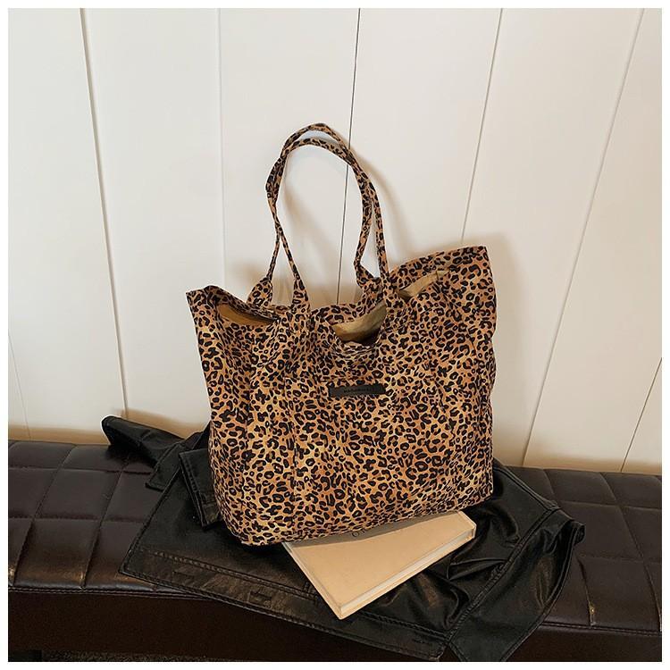Canvas Bag Women's Large Capacity 2025 New Summer Leisure Leopard Print Shoulder Shopping Bag Class Commuter Tote Bag