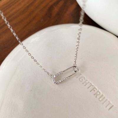 Paper Clip Necklace Women's Fashion Temperament Versatile Collarbone Chain Korean Version Geometric Chic Item Jewelry