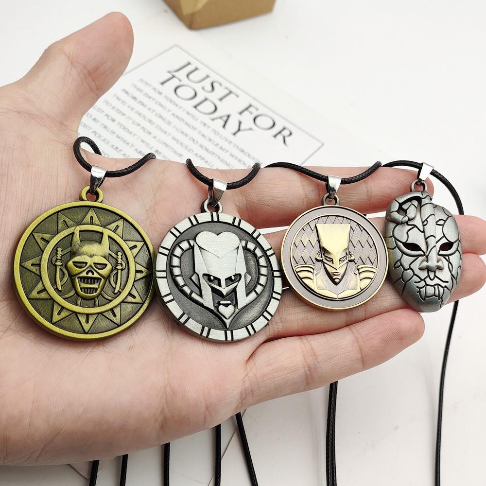 Collana Anime Le Bizzarre Avventure di JoJo Higashikata Josuke Kujo Sostituto Oggetti di Cosplay Portachiavi Ciondolo Per Fan Gioielli Regali