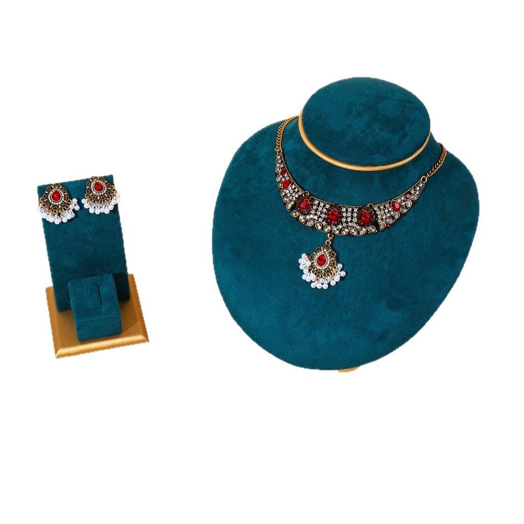 Ensemble de Bijoux Métalliques Style Européen - Américain Vintage - Collier Tendance, Boucles d'Oreilles et Accessoire de Cheveux pour Femmes