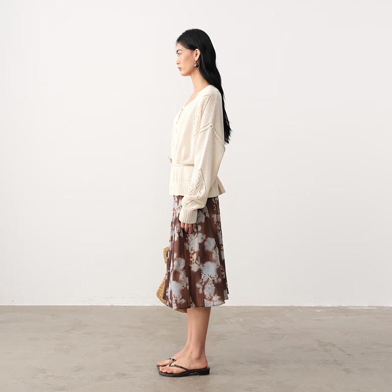 GREEN BELT Women's Off-White V-Neck Knitted Cardigan