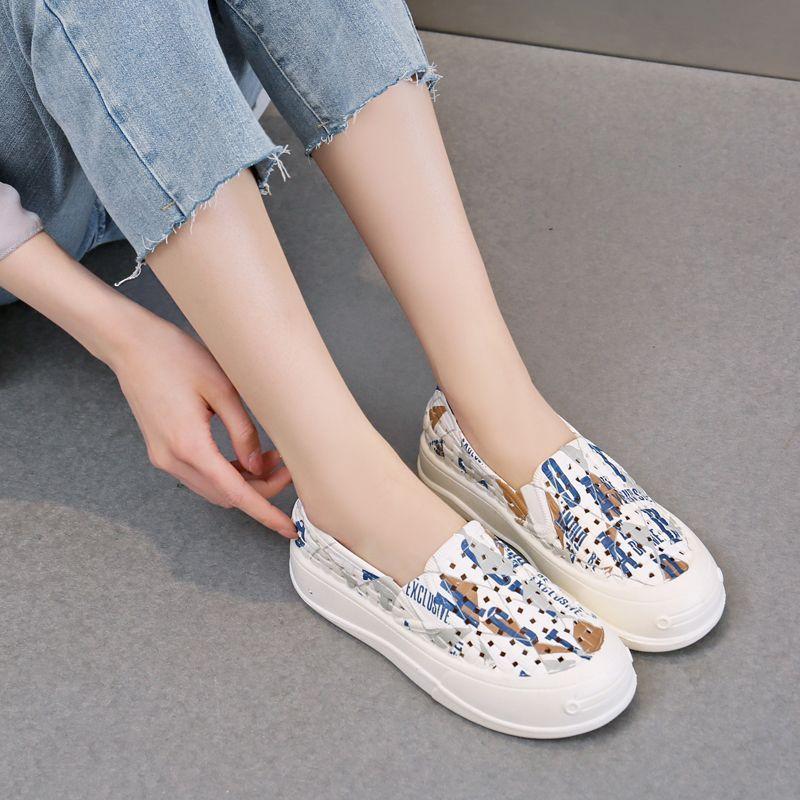 Cute Cartoon Patterns Women Sandals Round Toe Shoes Anti Slip Waterproof Outdoor Thick Soft Flat Shoes