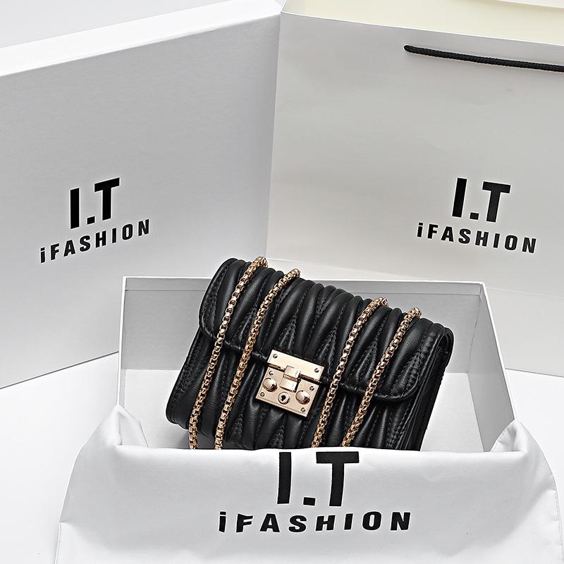 Fashion Trend Single Shoulder Women's Bag Bag, Striped Tassel Buckle Chain Crossbody Small Square Bag