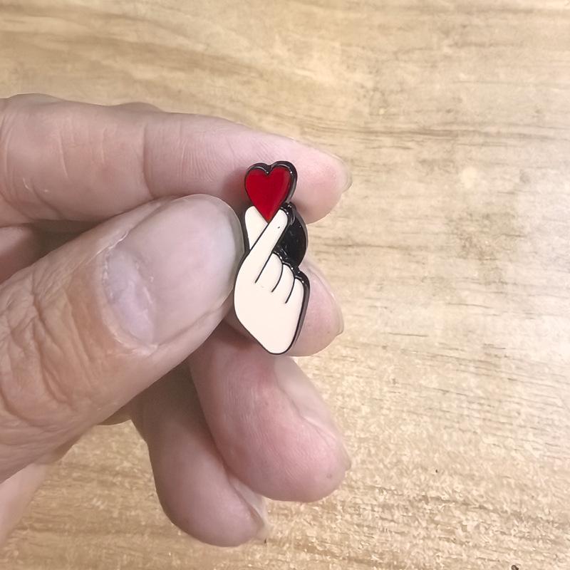 Hand-Herz-Geste Emaille-Pins Benutzerdefinierte Gebärdensprache Anstecknadeln Reversabzeichen Schmuck Geschenk Für Liebhaber