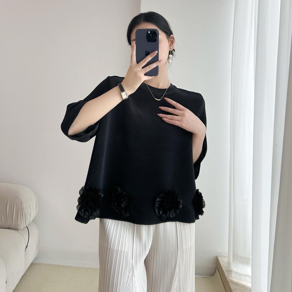 

Осенние плиссированные однотонные топы 2024 года с 3D-цветочным узором, рукавами три четверти, круглым вырезом для женщин One size чёрный
