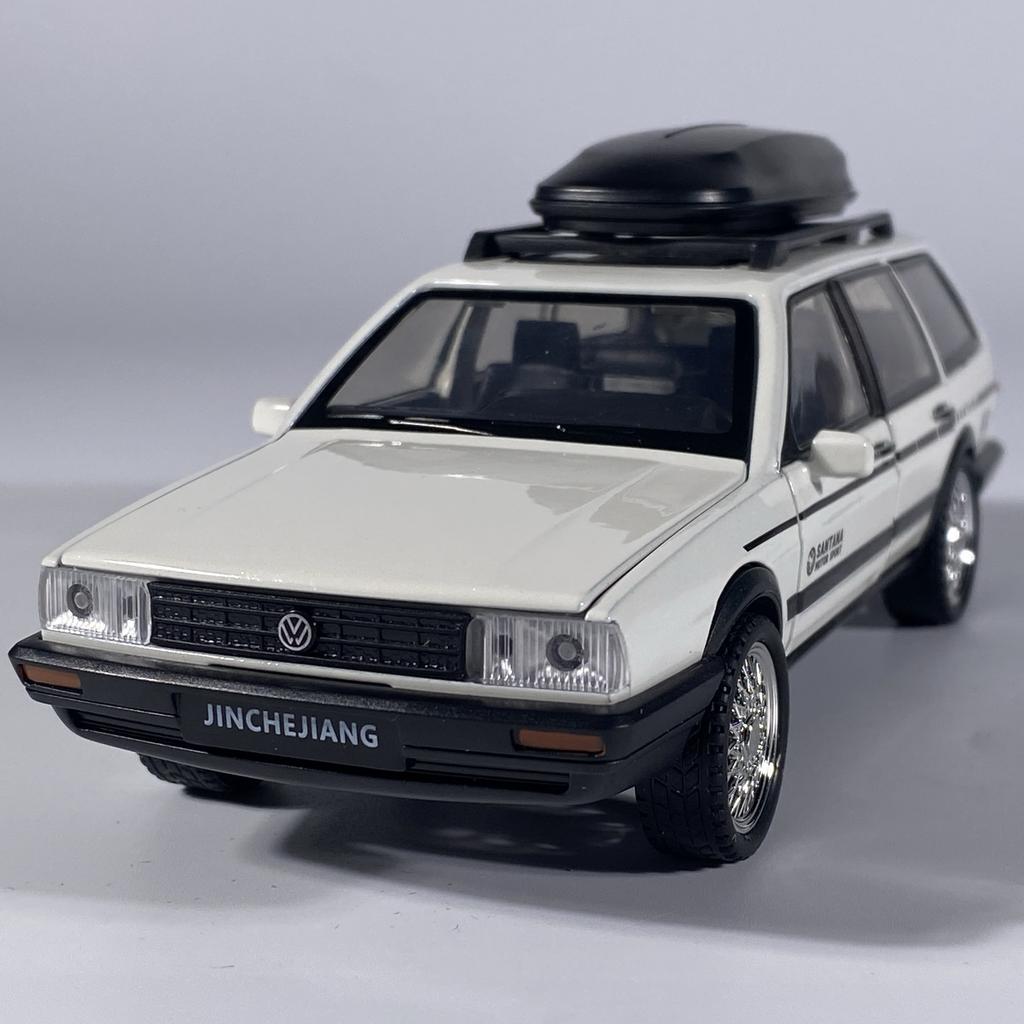 1/32 VolksWagenwerk Santana Wagon Alloy Metal Diecast Model Classic Car Pull Back Children Toy Miniature Cars Ornaments Presents