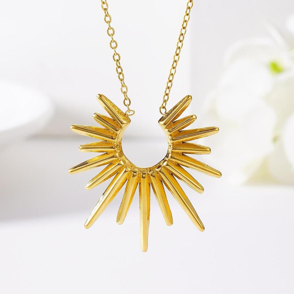 Personalized Sun Necklace: Versatile Cold-Style Titanium Steel Clavicle Chain