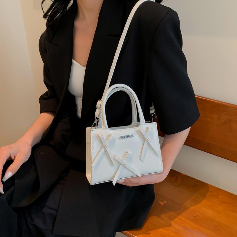 Bow Niche Korean Crossbody Bag for Women Simple Commuting Mobile Phone Small Square Bag New Versatile Casual Handbag