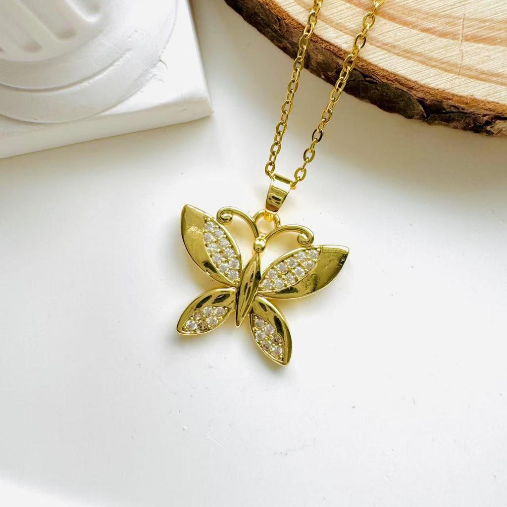 Retro INS Style Multicolor Zircon French Peach Heart Necklace with Diamonds and Titanium Stainless Steel