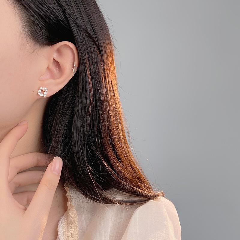 Temperament Square Pearl Earrings for Women with Light Luxury High-end Niche Design Ears