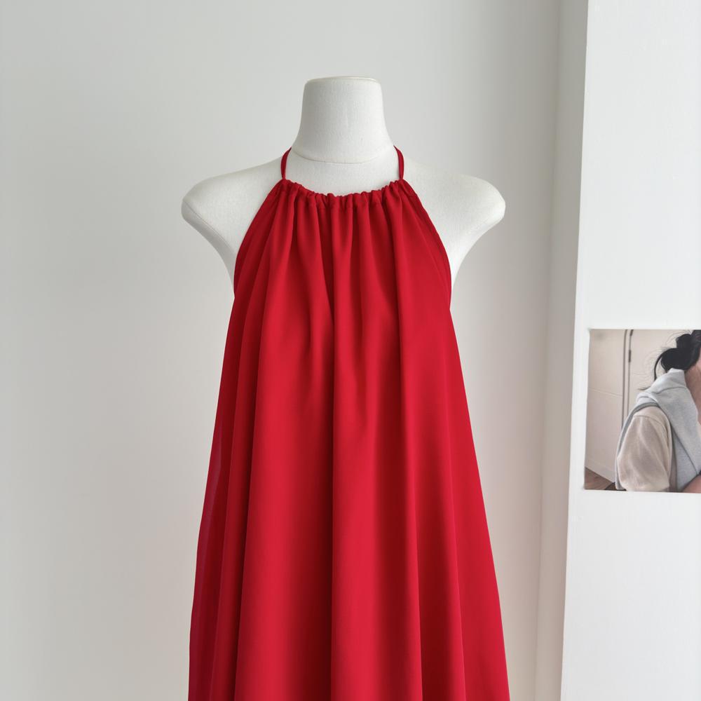 

Сексуальное персиковое платье мини с открытой спиной и красным струящимся подолом для лета S (up to 45 kg)