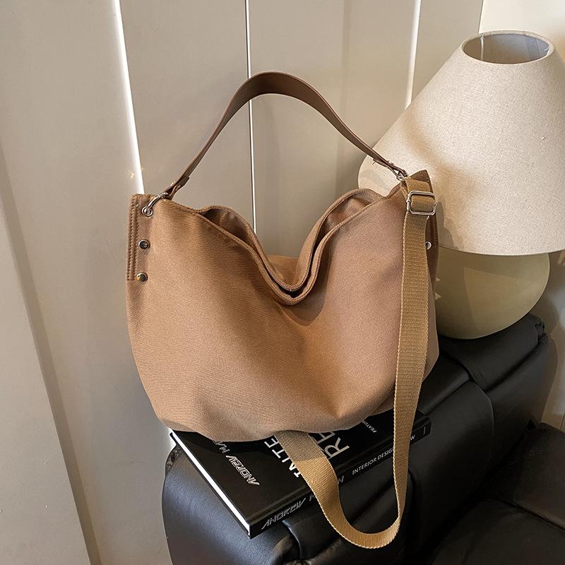 

Японская сумка-тоут 2025 новая женская холщовая сумка большой вместимости ретро сумка-мессенджер через плечо для поездок на работу хаки