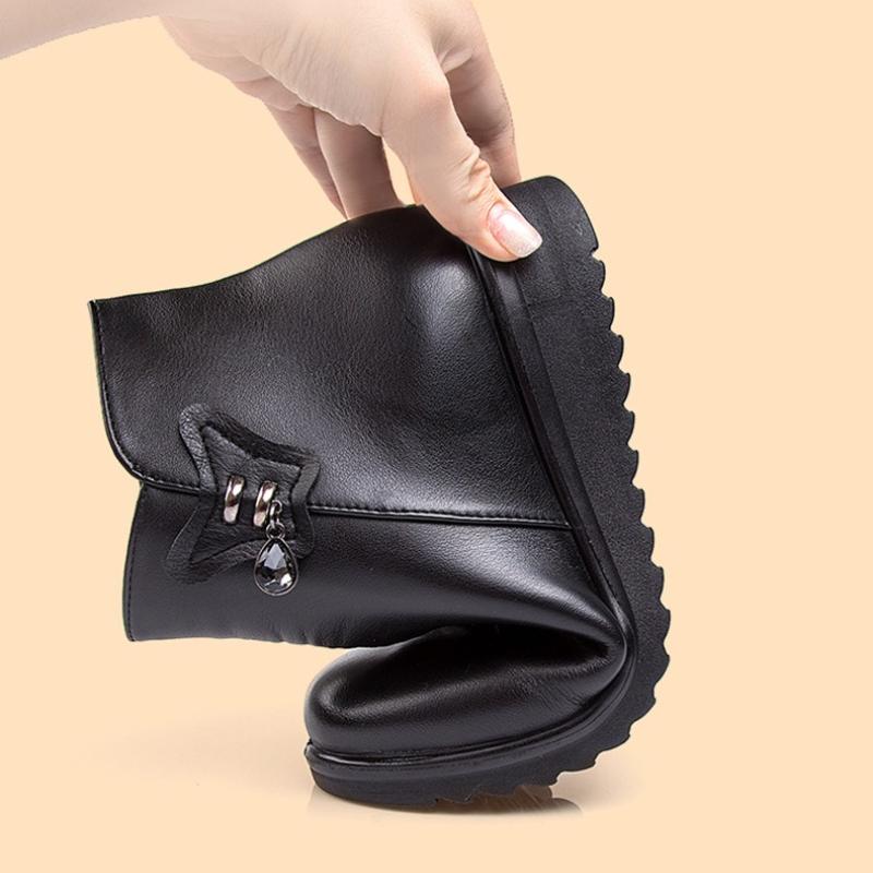 Leather Boots New Middle-aged and Elderly Flat-bottomed Short Boots Female Mothers Warm Cotton Shoes Soft-soled Non-slip
