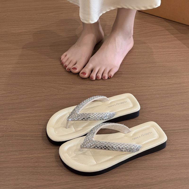 Premium sequined flat slippers women's summer new flip-flops fashion skirt vacation beach pinch slippers