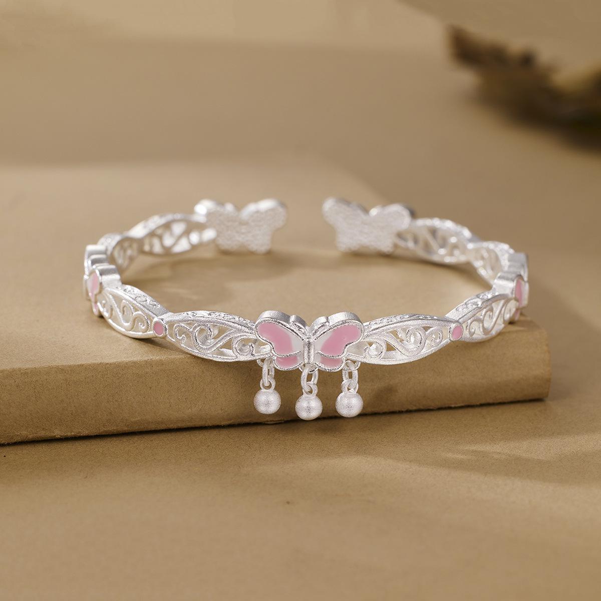 Эмалевый розовый браслет с бабочкой и полым золотым цветком