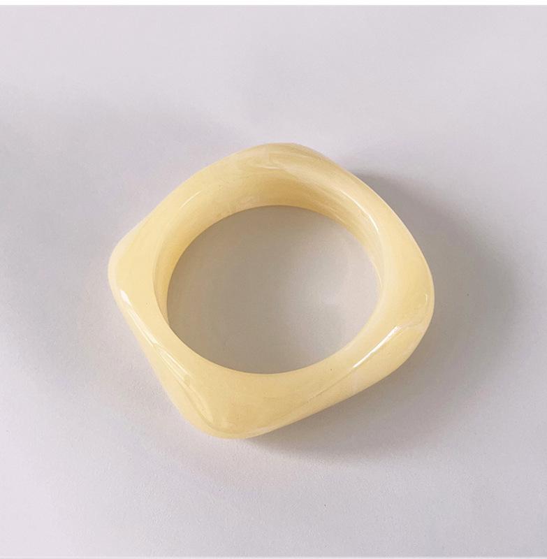 

Iridescent Acrylic Round Open Bangle: Chic High-End Fashion Bracelet