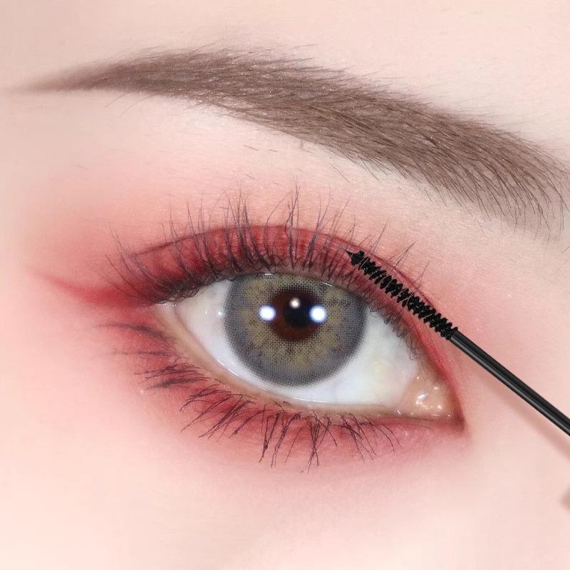 Long-Lasting Waterproof Mascara for Curling & Lengthening with Fine Brush - Smudge-Free & Beginner Friendly