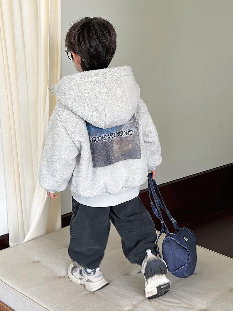 Fairy Tale Memory Boys' Winter Coat 2025: Fashionable Fuzzy Thickened Warm Sweater for Boys' Autumn/Winter.