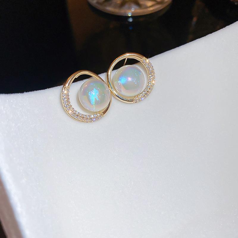 Silver needle zircon butterfly pearl earrings niche design light luxury stud earrings French high-end retro earrings wholesale