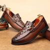 2025 nya herrskor höst andningsbara trend krokodilmönster mössskor brittisk affärsklädsel herrars vardagliga läderskor
