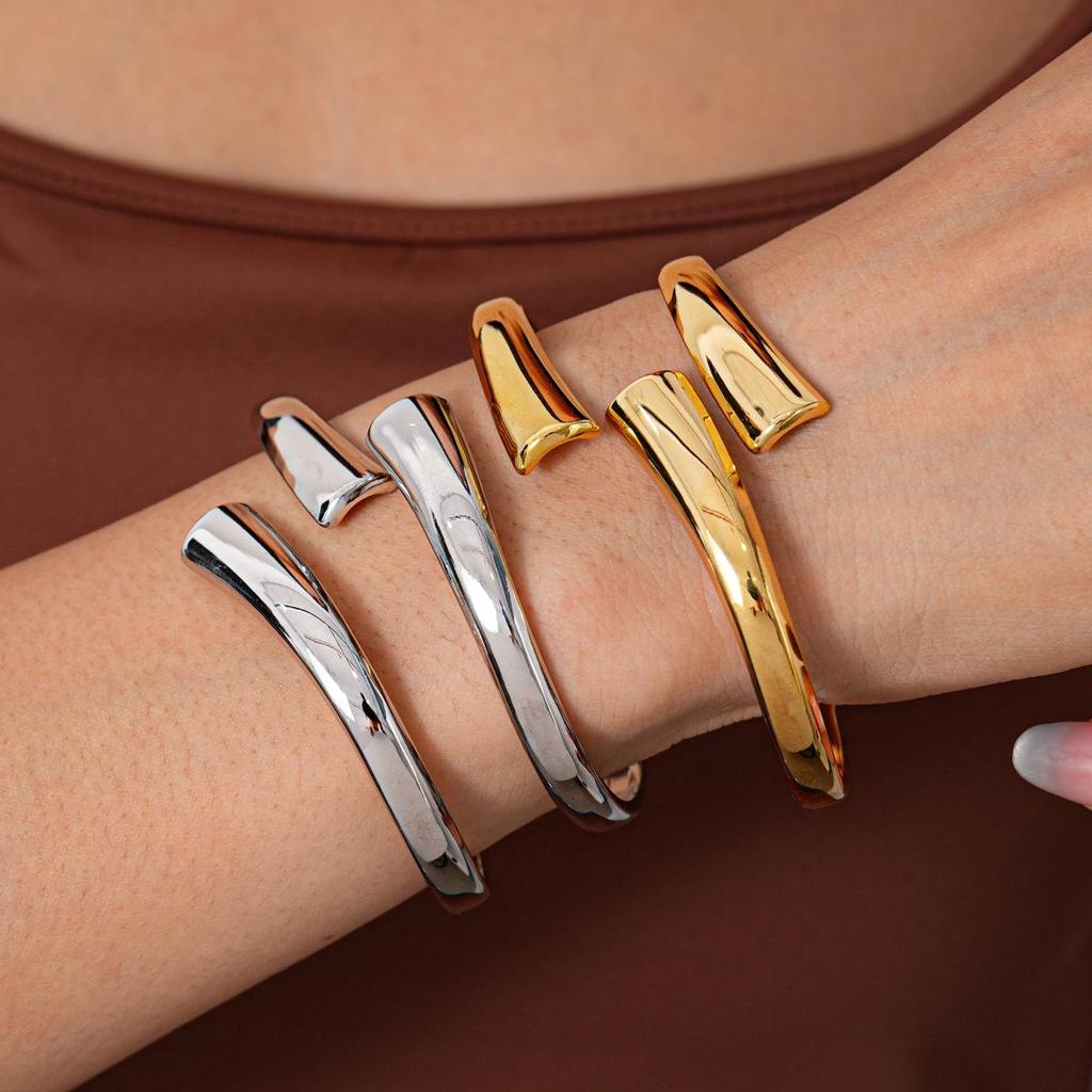 Polished Irregular Snake-Shaped Titanium Steel Bangle - European & American High-End Fashion Bracelet