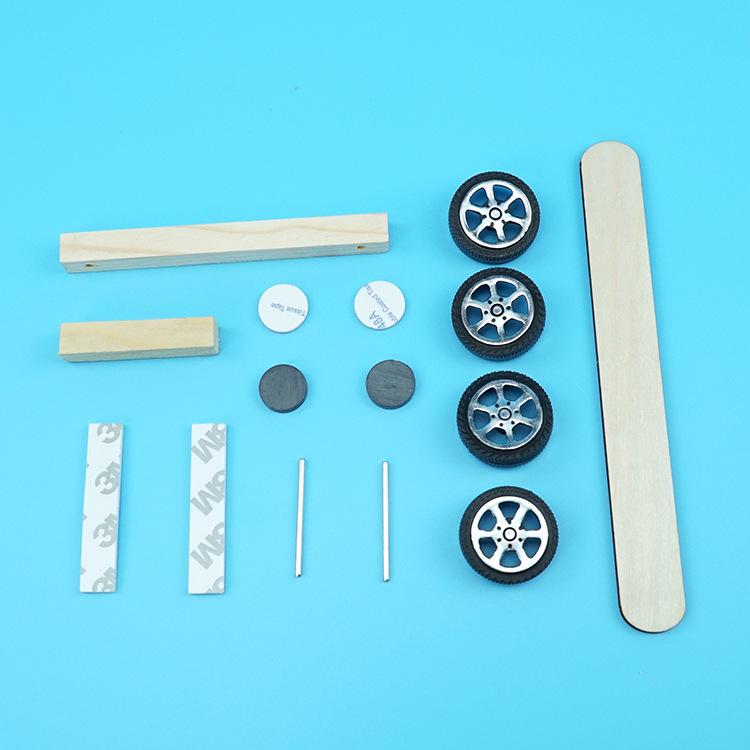 Nauka i Technologia Mała Produkcja Magnetyczny Samochód DIY Ręczny Model Samochodu Odpychającego Pakiet Materiałów Zabawki do Eksperymentów z Nauk Fizycznych