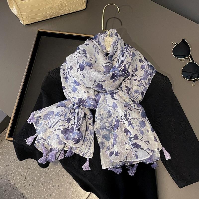 31 Designs Autumn Vintage Floral Tassel Viscose Shawl Scarf Lady High Quality Wrap Pashmina Stole Bufandas Muslim Hijab 180*90Cm