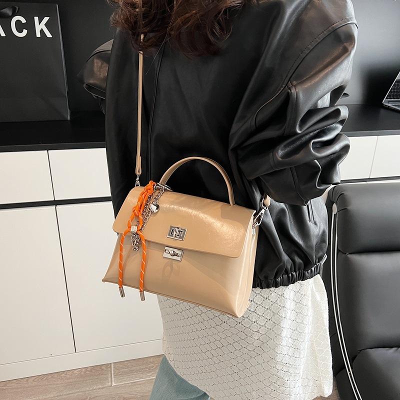 Premium texture retro handbag bag women's 2025 new messenger small square bag popular versatile texture shoulder bag