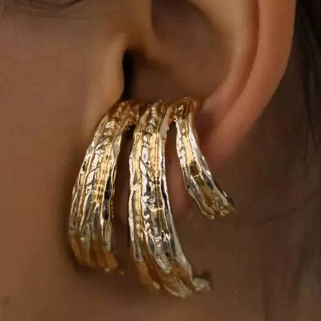 Exaggerated Irregular Geometric C-Shaped Stripe Hoop Earrings Textured Metal Statement Jewelry for Women and Girls Fashion Accessories
