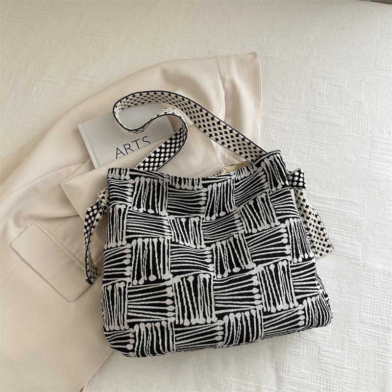 Elegant Khaki Tote Bag For Women With Soft Fabric Ideal For Street Style And Daily Outings