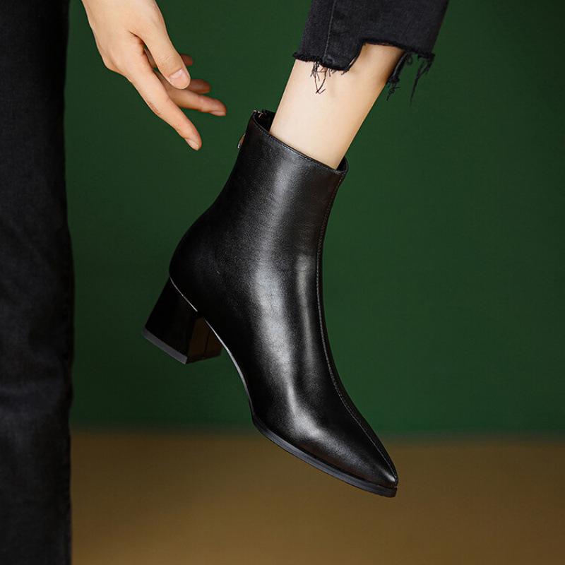 

Autumn and winter women s low boots rubber sole large size women s boots rear zipper comfortable leather boots Korean version of the new Martin boots 39 чёрный