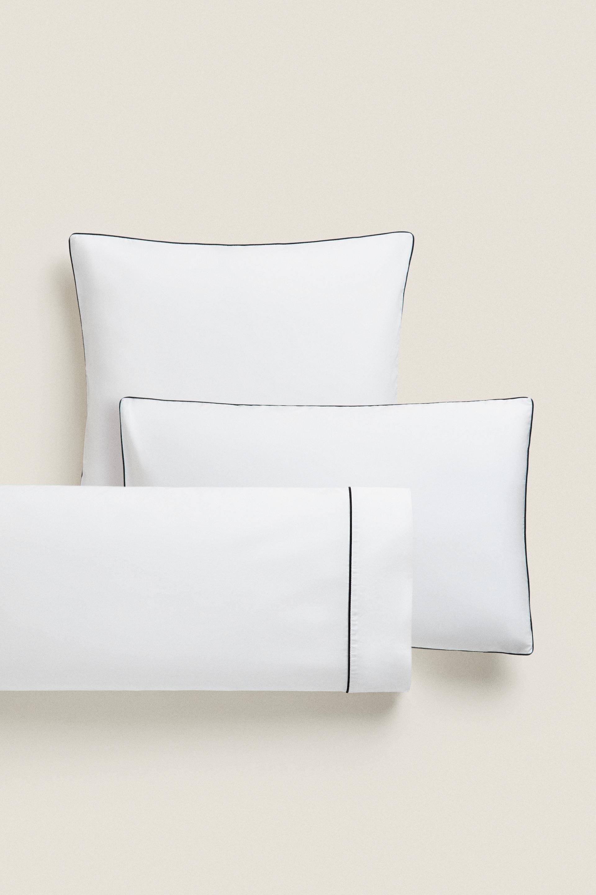 

PILLOWCASE WITH COLORED PIPING DETAIL