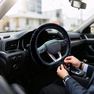 Akcesoria wewnętrzne – Pokrowce i uchwyty na kierownicę