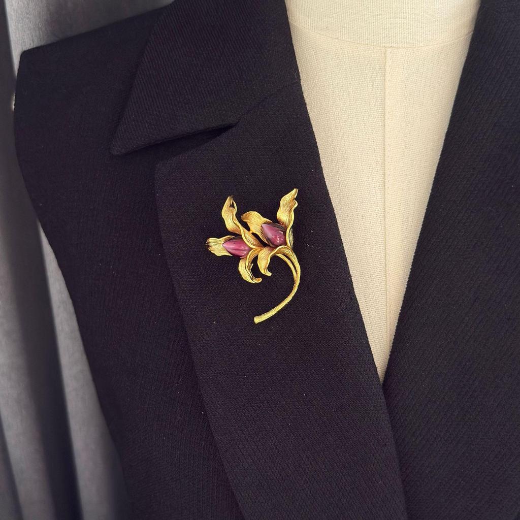 Lily Italian Craft Glass Brooch - Elegant Retro French Design for Women