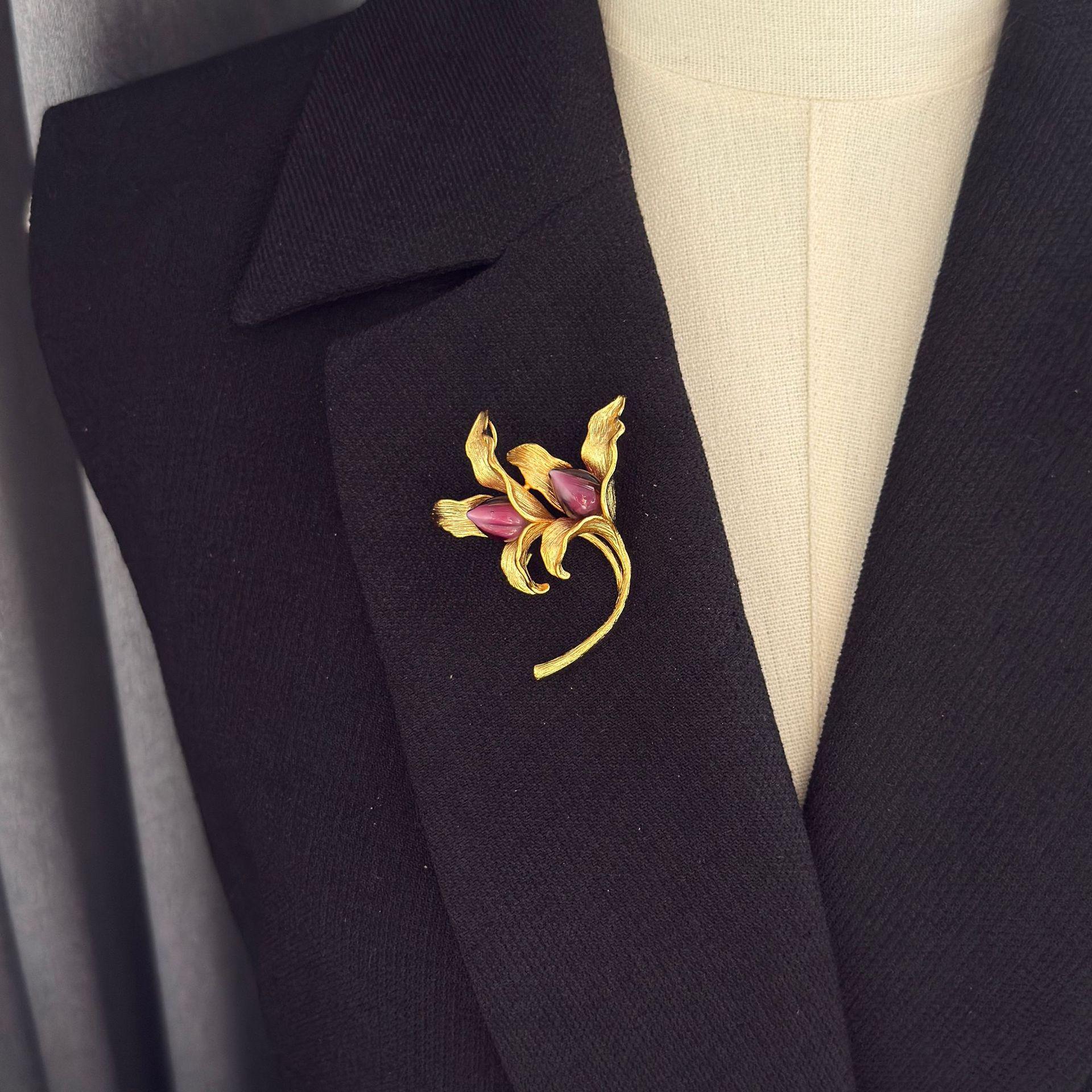 Брошь из итальянского художественного стекла  Лилия  - Элегантный ретро-французский дизайн для женщин