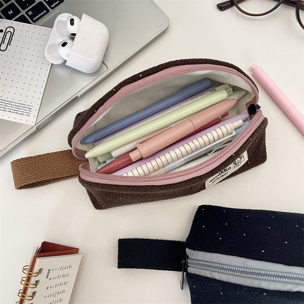 Casual Retro Style Pencil Case Large Capacity Korean Fashion Makeup Bag Portable Stationery Organizer for Students
